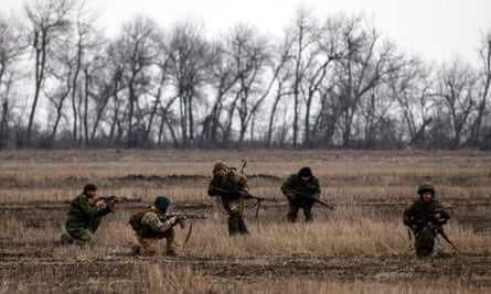 Pro-Russian rebels practise shooting near the town of Debaltseve, north-east from Donetsk, 12 March, 2015.