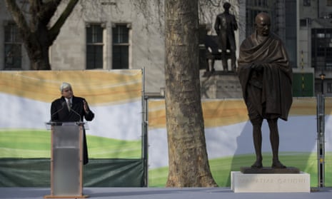 Gandhi’s grandson, Gopalkrishna Gandhi, at the unveiling of a new statue by British sculptor Philip Jackson.