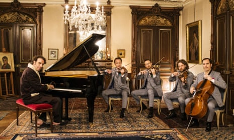 Chilly Gonzales and the Kaiser Quartett.