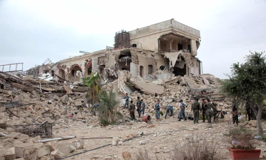 Syria S War Scarred Citadel Of Aleppo A History Of Cities In 50 Buildings Day 2 Cities The Guardian