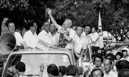 Lee Kuan Yew thanking voters in his parliamentary constituency in 1988.