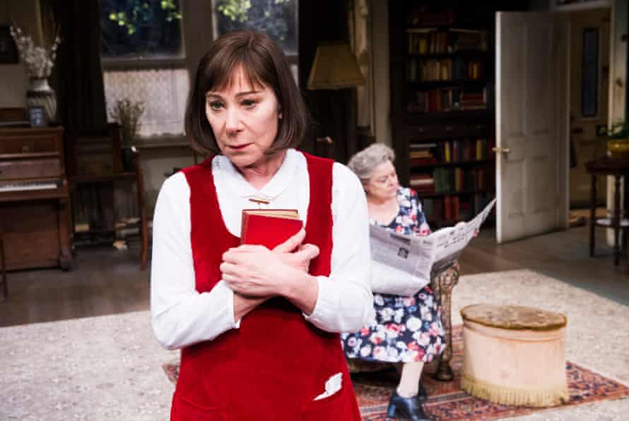 Zoë Wanamaker as Stevie Smith and Lynda Baron as Aunt in Stevie by Hugh Whitemore at Minerva Theatre, Chichester in 2014.