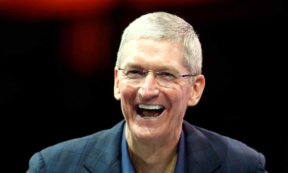 Apple CEO Tim Cook speaks at the WSJD Live conference in Laguna Beach, California October 27, 2014.  Cook publicly came out as gay, saying in a magazine article published October 30, 2014 that he wanted to support others who find it difficult to reveal their sexual orientation. REUTERS/Lucy Nicholson/Files  (UNITED STATES - Tags: BUSINESS SCIENCE TECHNOLOGY):rel:d:bm:GF2EAAS0CG001
