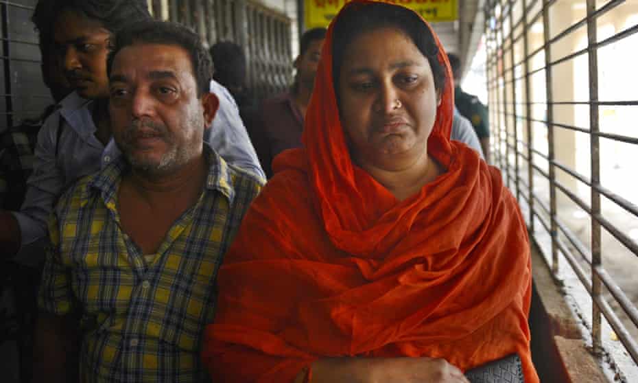 Relatives of Washiqur Rahman arrive at the Dhaka medical college morgue on Monday.