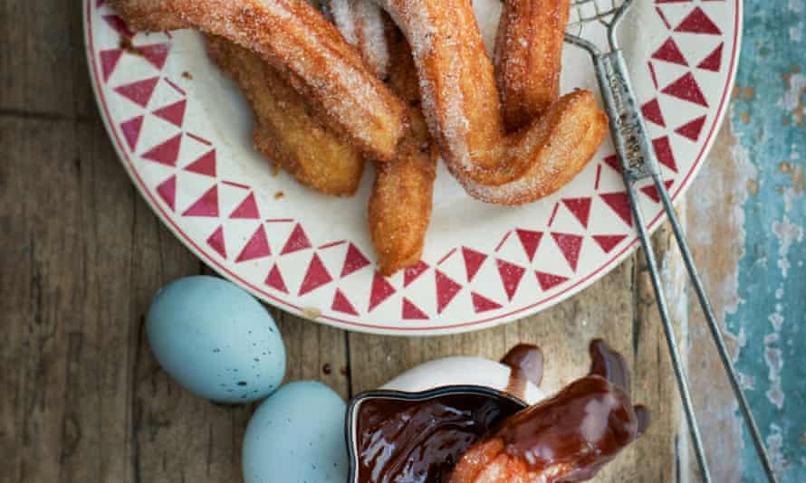 Šokoladas su churros.