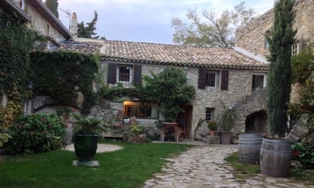 Outside view of Le Mas Normand B&B in Vers-sur-mer, France