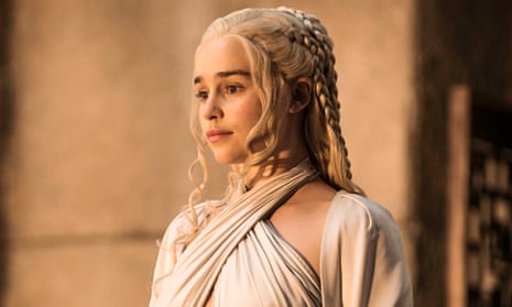 Emilia Clarke Watch Game Of Thrones Final Episode Thrones Finale