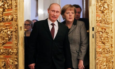 Vladimir Putin Angela Merkel, around the Kremlin in November 2012