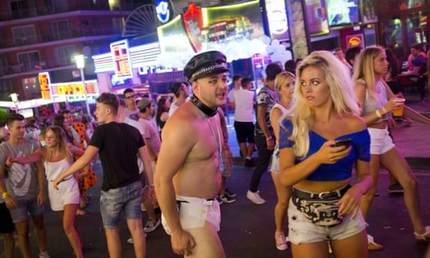 Magaluf sex video was set up by rival club, claims Tolo Cursach witness -  Olive Press News Spain