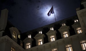 Beau Rivage Palace旅馆的一个夜间视图在洛桑,瑞士。