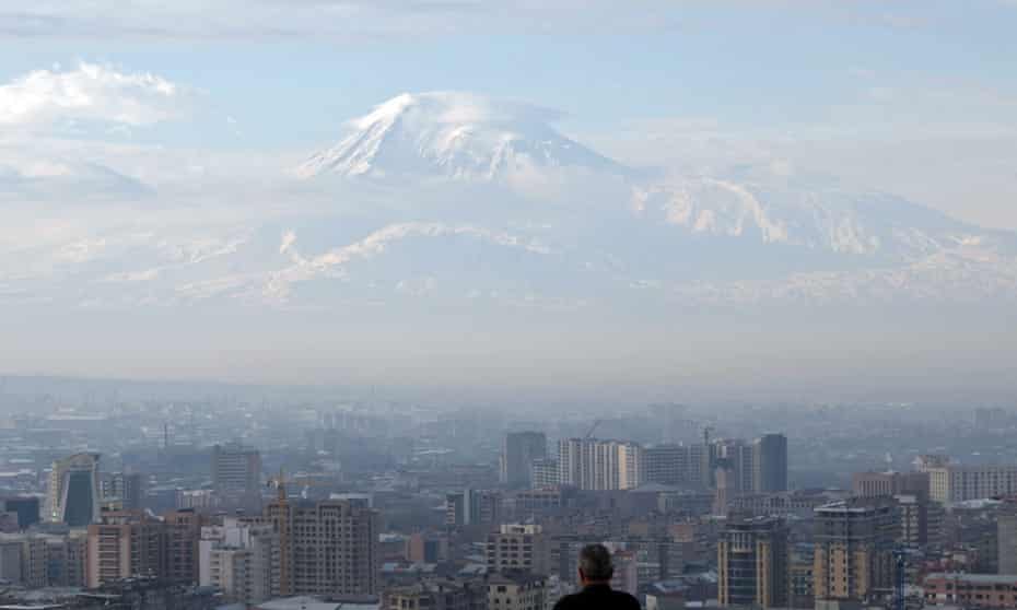 Mount Ararat, in neighbouring Turkey, reminds the population of the Armenian capital, Yerevan, of the proximity of lands abandoned during the genocide.