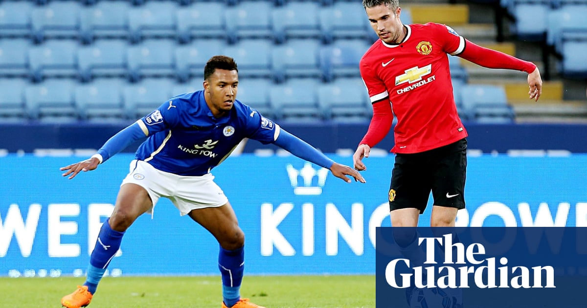 Robin Van Persie Returns From Injury For Manchester United S Under 21s Manchester United The Guardian