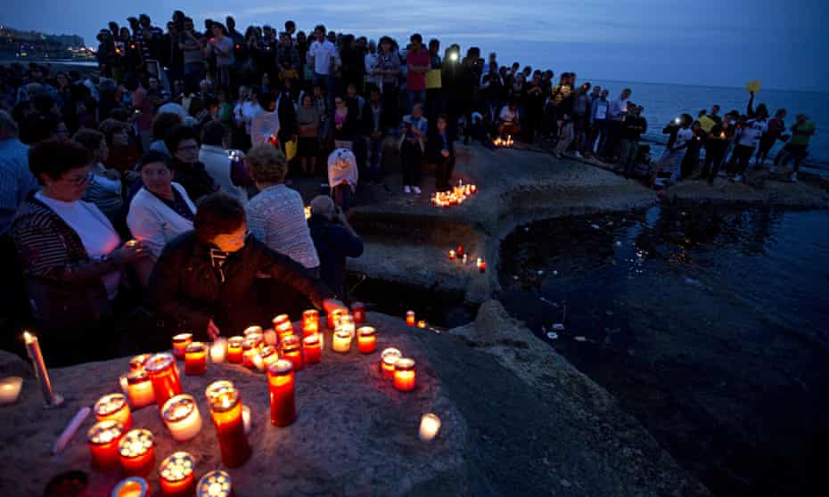 malta candle vigil for hundreds migrants dead in mediterranean