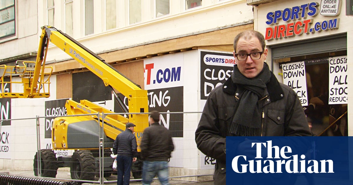 Natuur Kreet reguleren The Secrets of Sports Direct review: along with cheap trainers, Sports  Direct is also known for its giant mugs – the customers | Television | The  Guardian
