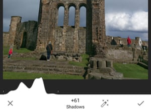 20 Customizing Shadows and Lights with Snapseed