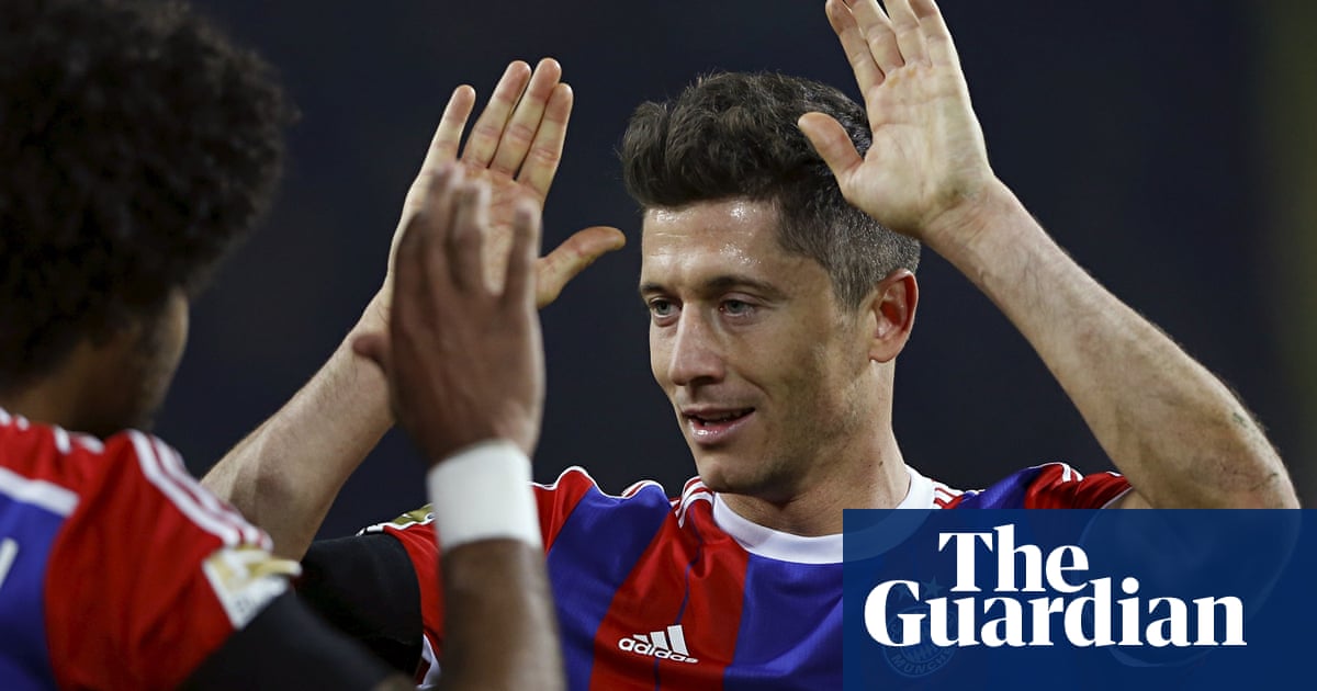 Robert Lewandowski Seals Bayern Munich Win On Return To Borussia Dortmund Bundesliga The Guardian Robert Lewandowski Seals Bayern Munich Win On Return To Borussia Dortmund Bundesliga The Guardian