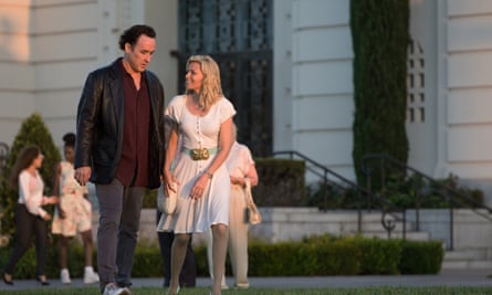 John Cusack and Elizabeth Banks in Love and Mercy.