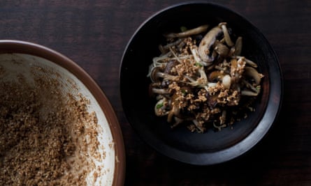 Mushrooms with sesame and ginger.
