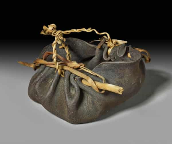 A History Of Australia S Indigenous Art In 10 Objects Art And Design The Guardian