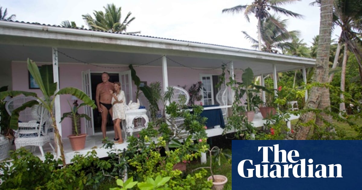 Naked In An Island Idyll Eccentric Couple Recall A Life Of