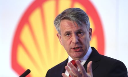 Ben van Beurden, chief executive officer of Royal Dutch Shell Plc, gestures as he speaks as the company announce their fourth-quarter results in London, U.K., on January 29, 2015. Van Beurden pledged to do all he can to maintain payments to shareholders of Europe's largest oil company after crude prices fell by more than half in the past six months.