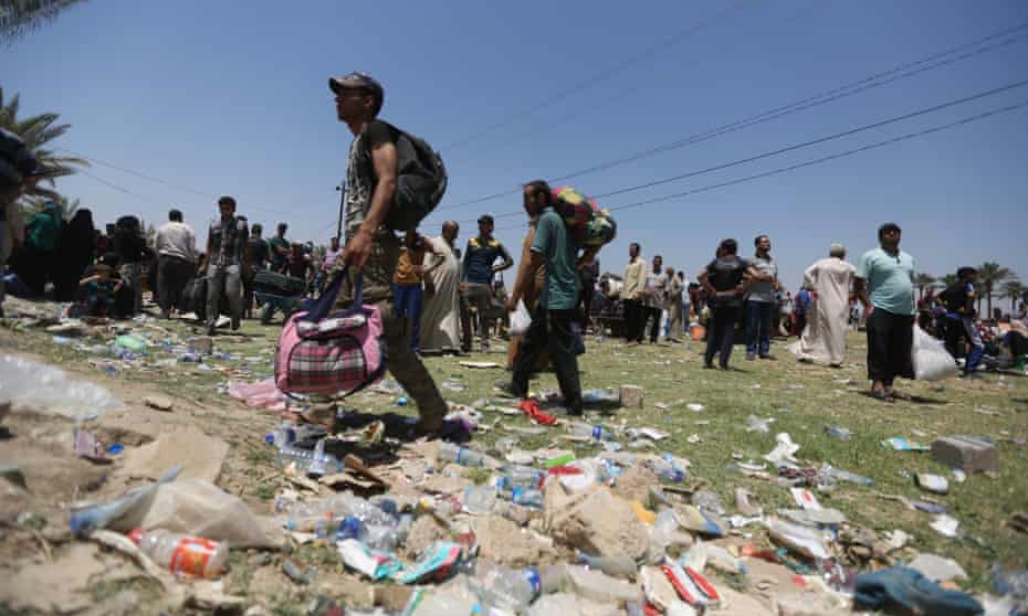 Displaced Iraqis who were forced to flee their hometowns ahead of gains made by Islamic State militants in Ramadi.