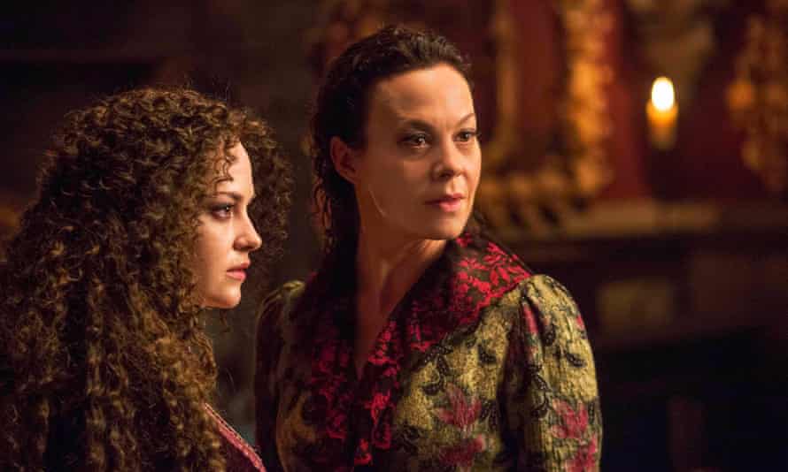 Sarah Greene as Hecate and Helen McCrory as Evelyn Poole in Penny Dreadful