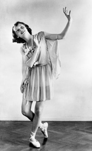 Dance recital photograph by Manon van Suchtelen, 1942