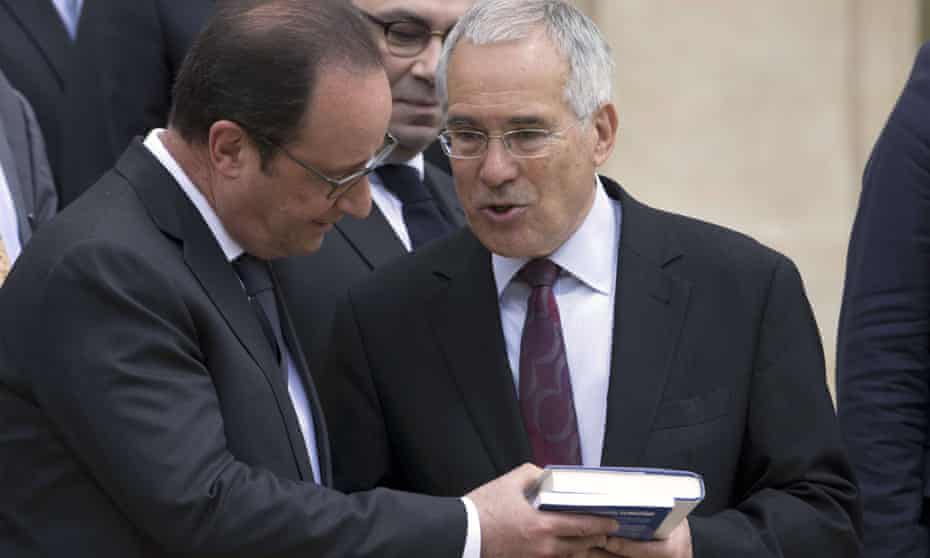 Nicholas Stern (right) speaks to the French president, François Hollande, before an official lunch during climate finance day at the presidential palace in Paris on 21 May.
