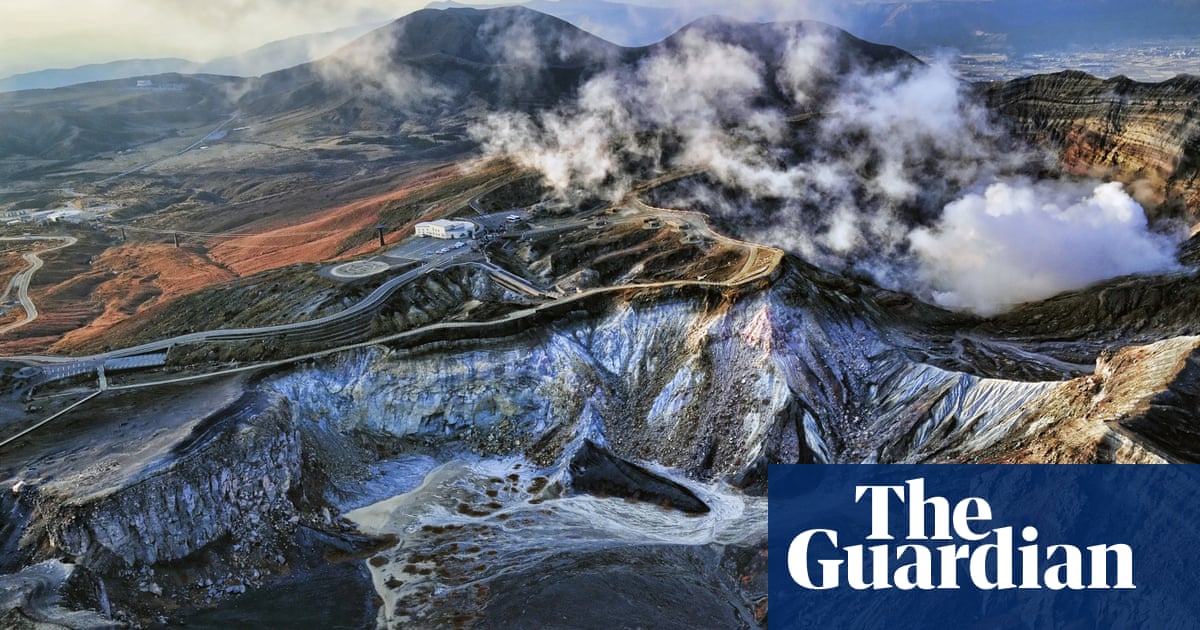 Volcano iceland öræfajökull biggest waking centuries fears raising eruption possible Top 10 active volcanoes to see up close | Travel | The Guardian