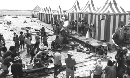 The filming of the famous dolly zoom shot on the beach.