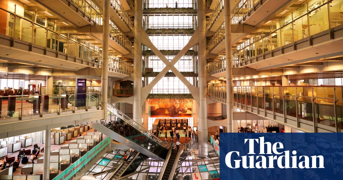 Norman Foster S Hong Kong Hsbc Headquarters Tore Up The Rule Book A History Of Cities In 50 Buildings Day 45 Cities The Guardian