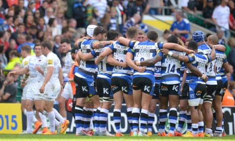 After a first half to forget, the Bath players have a team huddle