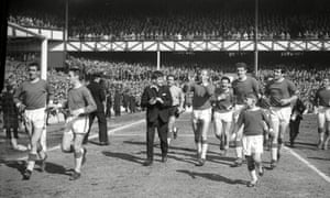 1962-63 Everton players do a lap of honour after their 4-1 triumph over Fulham at Goodison Park gave them their sixth League title