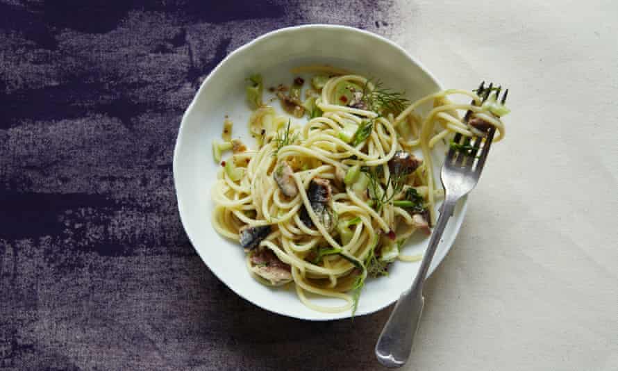 Spaghetti with fennel fronds, sardines, lemon zest and chilli