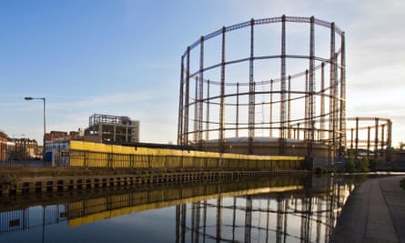 … and the Bethnal Green gas holders today.