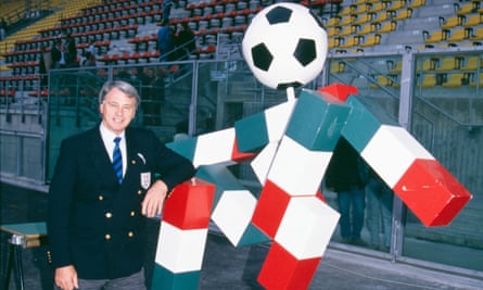 England's manager Bobby Robson poses with Ciao, the mascot of the 1990 World Cup.