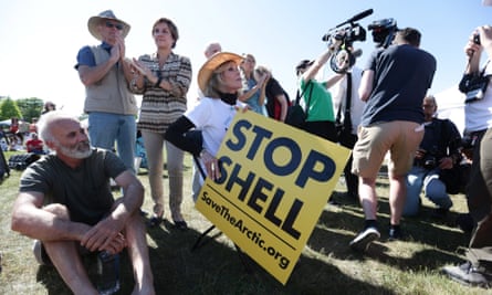 Actress Jane Fonda attends a "Toast the Coast" Greenpeace event at Jericho Beach in Vancouver, British Columbia, Saturday, June 13, 2015. The event was held to celebrate the coast and protest oil tanker traffic.