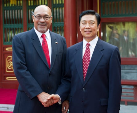 Chinese Vice President Li Yuanchao (R) with Surinamese President Desi Bouterse