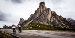 Faire du vélo dans les Dolomites