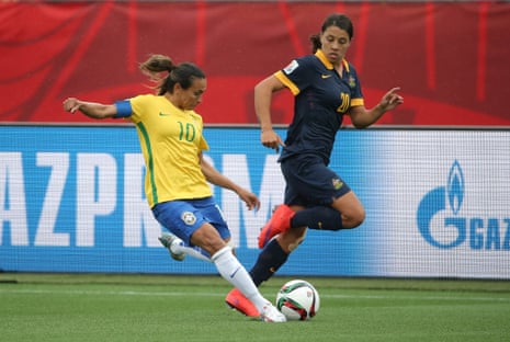 Marta passes.