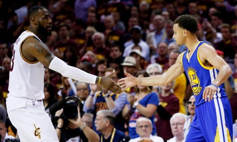 Golden State Warriors: Steph Curry, Kyrie Irving mocking LeBron James?