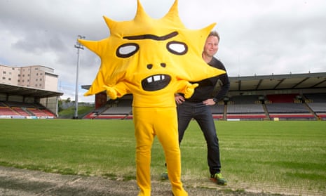 Kingsley, the new Partick Thistle mascot, with creator David Shrigley.