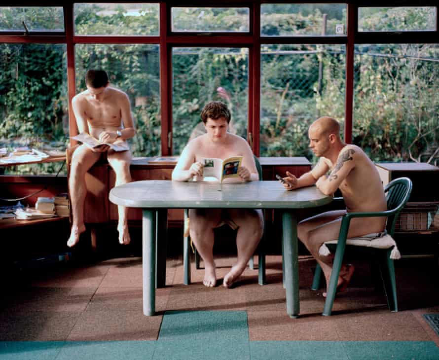 Boys naturist La fonte