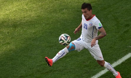 Charles Aránguiz played for Chile at the 2014 World Cup.