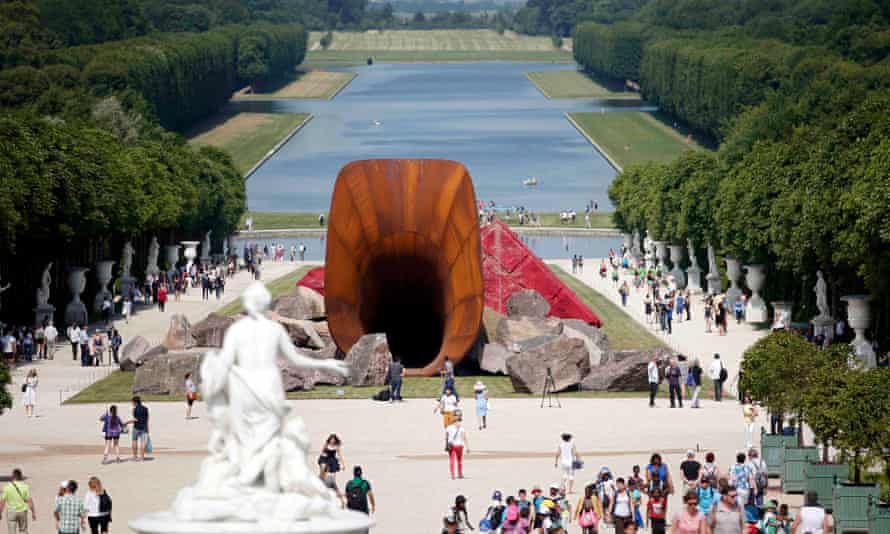 Dirty Corner - the sculpture in Versailles that has attracted some disapproval.