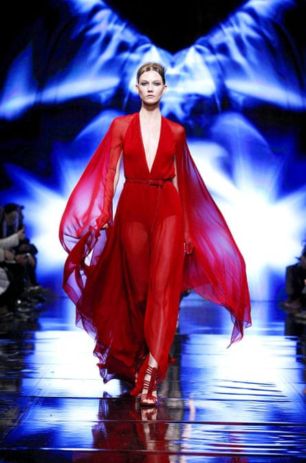 Donna Karan Donna Karan is an American fashion designer known for her  elegant and practical design