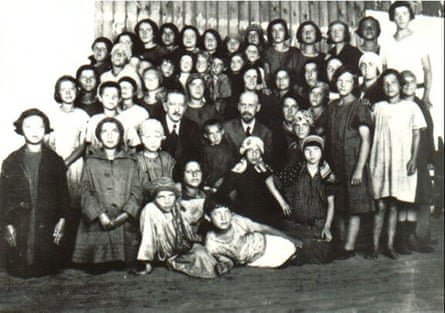 Janusz Korczak (centre, with beard) at the orphanage.