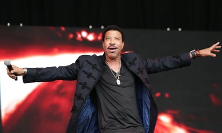 Lionel Richie performs to crowds at Glastonbury and, thanks to the BBC, into the living rooms of middle England.