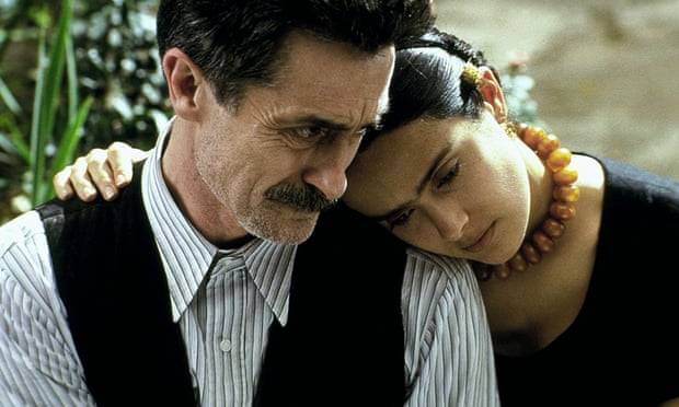 Roger Rees and Salma Hayek in the film Frida, 2002.